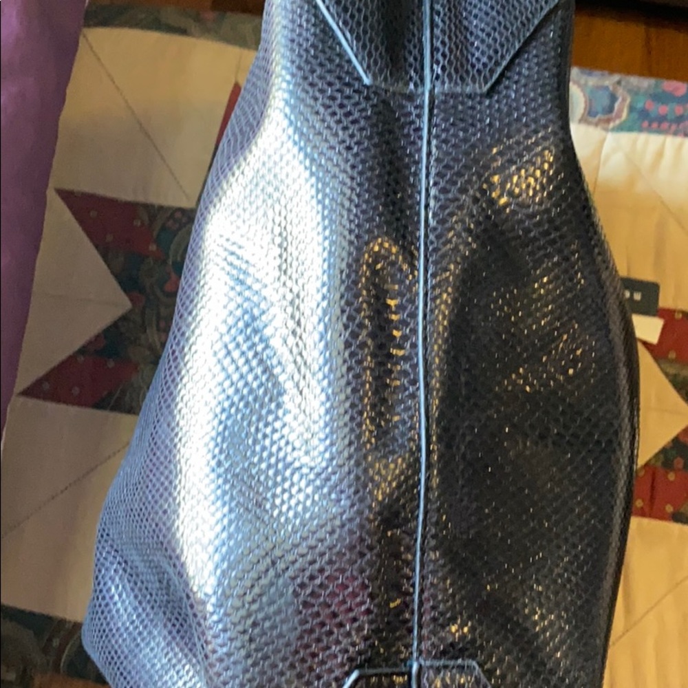 Large reversible tote - Picture 4 of 4